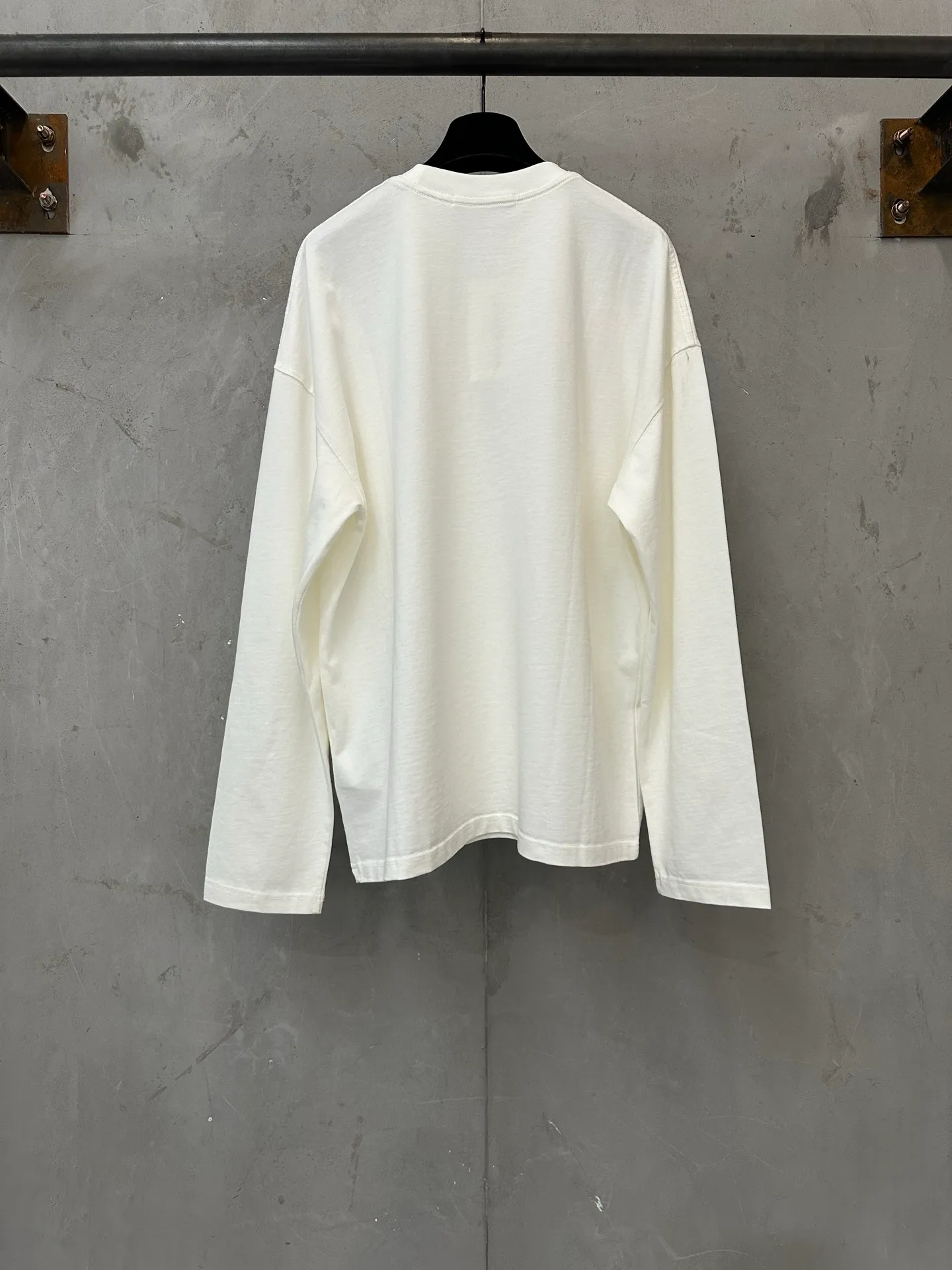 ￼ 160 Acne studio 26ss Letter logo printed long-sleeved T-shirt Fabric: High-definition super heavyweight cotton double yarn compact Xinjiang cotton Gram weight gram Paired with 2*2 Salona rib Clean cloth surface Clear cloth texture Tight and stiff High color fastness No change in shape No Color Change Customized hardware Thread Accessories Alignment Men and women Same Style Color: Black White Red Size: XS S M L